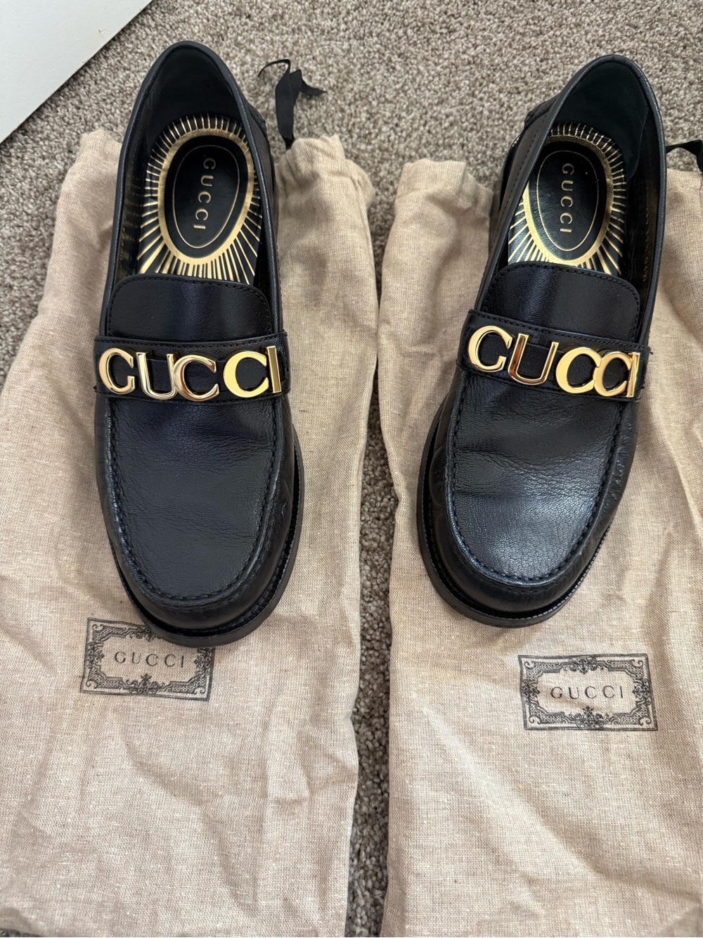 Gucci Cara Loafers Moccasins Black Gold Logo 9.5 39.5